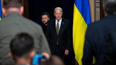 No Aid for Ukraine Would Be a Gift to Russia, Biden Says as Zelensky Visits