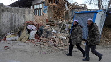 China Earthquake: In Bitter Cold, a Struggle to Help Survivors