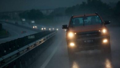 Don’t use hazard lights when driving in the rain – JKJR
