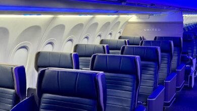 Flying United's new first-class recliners on the snazzy Airbus A321neo