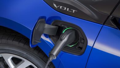 GM plug-in hybrids, Rolls-Royce EV recall, Mach-E discounts: Today’s Car News