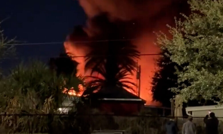 Several Die as Small Plane Crashes Into Mobile Home Park in Florida