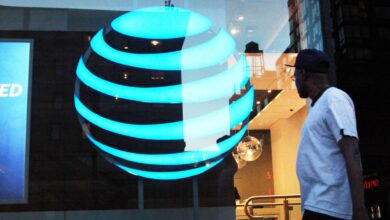 AT&T CEO says some customers will receive credits for outage