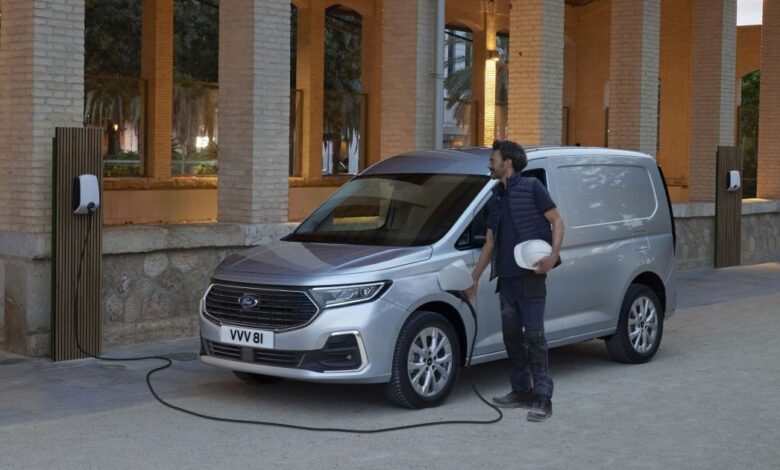 Ford reveals baby Transit plug-in hybrid with over 100km of range