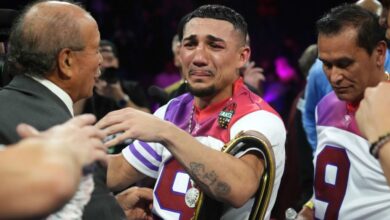 Teofimo Lopez retains title by outpointing Jamaine Ortiz in stinker