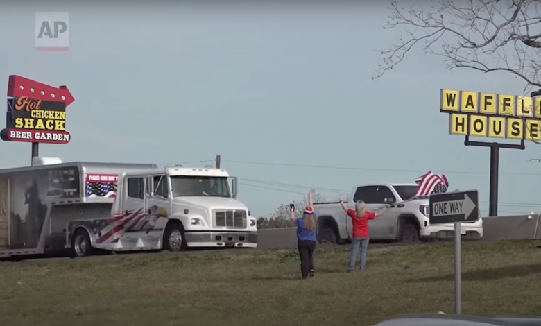 Texas Border Residents More Worried About Right-Wing Convoy Than Migrants