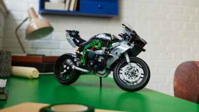 Speed Read: The new Lego Technic Kawasaki Ninja H2R and more