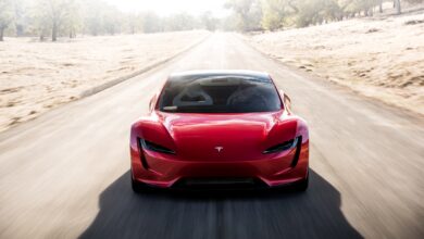 Tesla Roadster arriving in 2025 with SpaceX ties