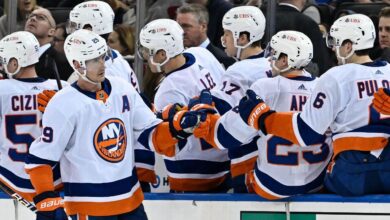 'Can't be disappointed': Islanders lose, still control their fate