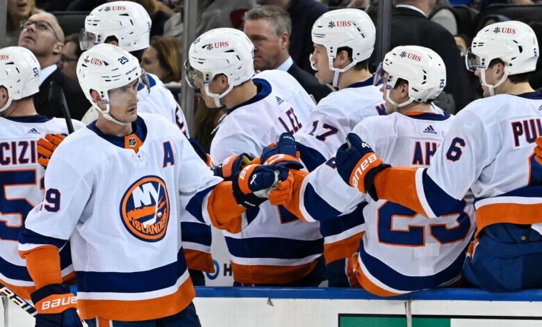 'Can't be disappointed': Islanders lose, still control their fate