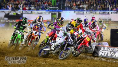 Blow by blow reports from 250-450 AMA SX in Nashville