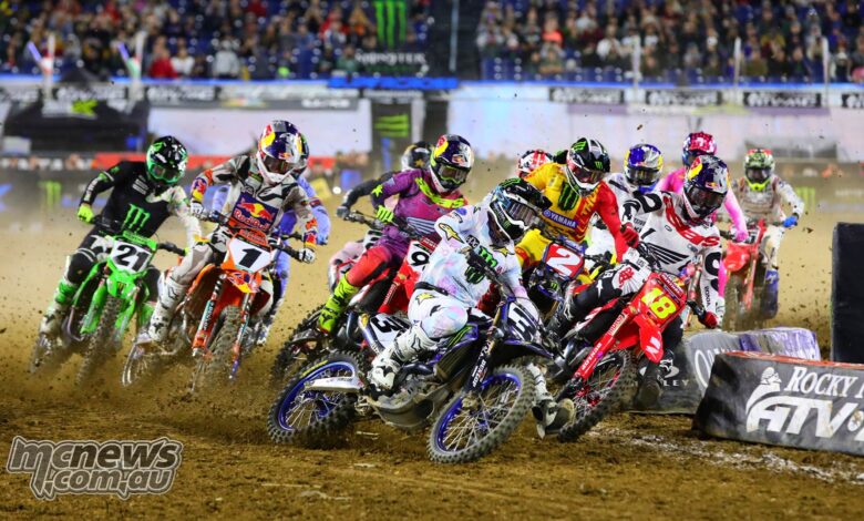 Blow by blow reports from 250-450 AMA SX in Nashville