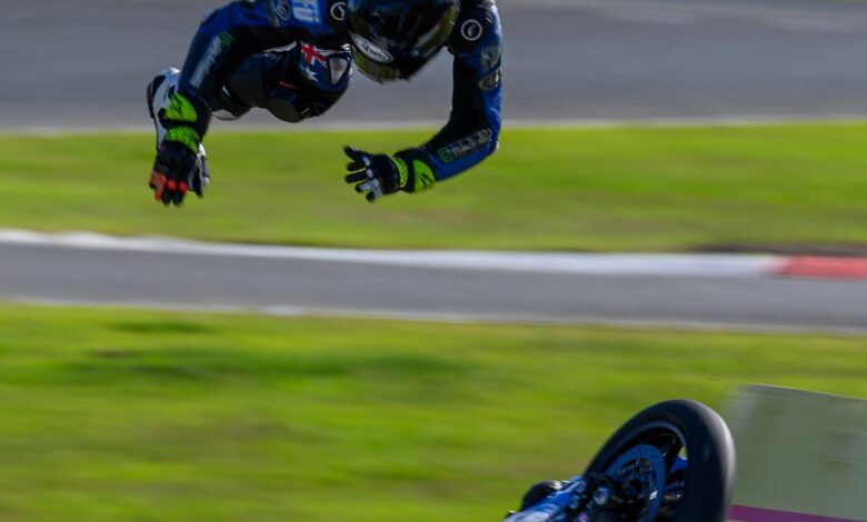 Many thrilling emotions in the 2nd Supersport match at QLD Raceway