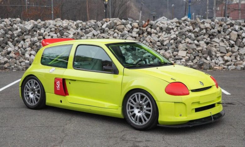Make this extremely rare Renault Hot Hatch your next race car