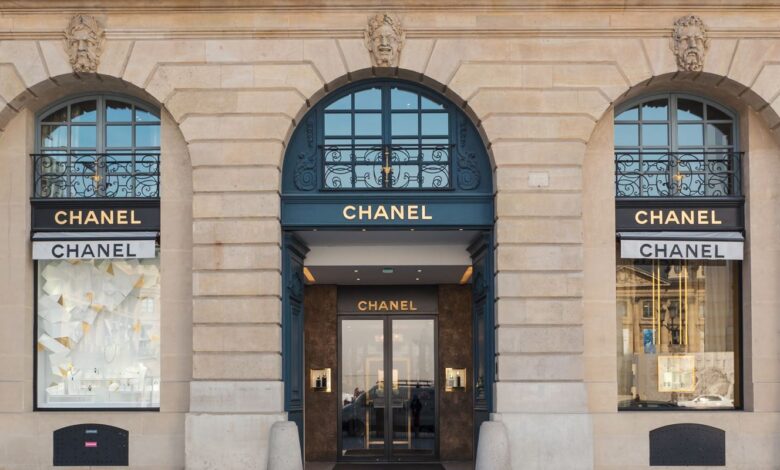 Chanel's new iconic handbag campaign with Brad Pitt and Penelope Cruz