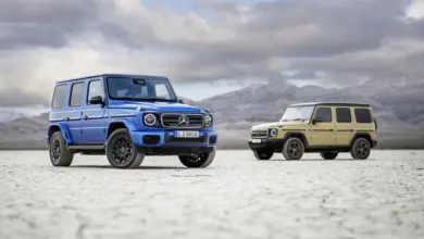 The 2025 Mercedes-Benz G-Class is powered by four-wheel drive (that is, the engine).