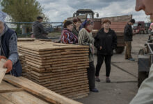 Kherson Residents Rebuild and Prepare for New Russian Offensive