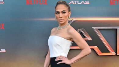 Jennifer Lopez wears wedding ring to 'Atlas' premiere