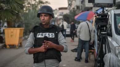 World news summary: Palestinian journalists win top press freedom award, detention of migrant children, Niger meningitis epidemic