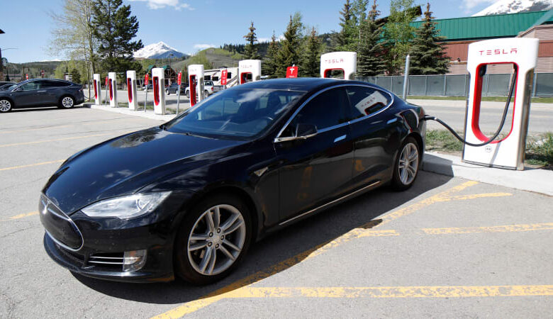 Elon Musk: Tesla still plans to develop Supercharge network after eliminating global team
