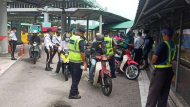 Motorcyclists crash while fleeing roadblock, two dead, one injured – serious offence, please stop doing this