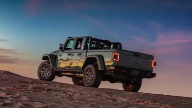 Jeep confirms Gladiator 4xe PHEV pickup, Mulls Recon hybrid