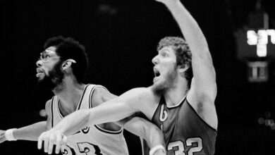 Bill Walton, NBA personality and TV star, dies at age 71