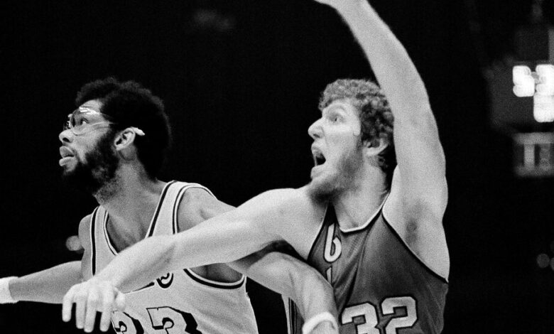 Bill Walton, NBA personality and TV star, dies at age 71