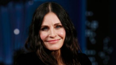 Courteney Cox shares tribute to co-stars on 'Friends' 20th anniversary