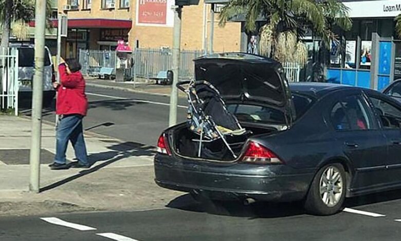 Is it legal to drive with the trunk open?