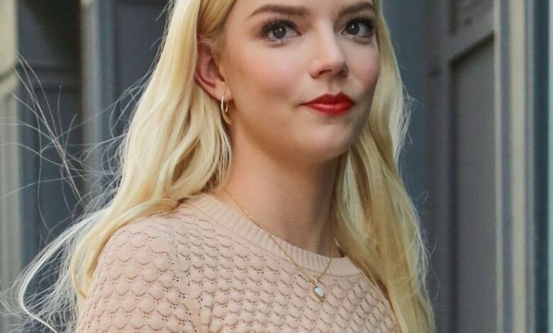 Anya Taylor-Joy wore a controversial shorts and shoes combination outfit