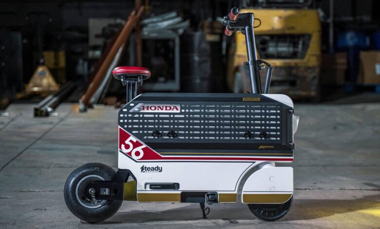 Moto Distracto: Steady Garage customizing the new Honda Motocompacto