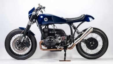 Azul: A BMW R80ST tracks the streets from Buenos Aires