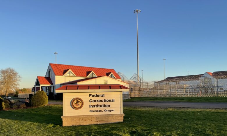 DOJ watchdog finds major problems at federal prison in Oregon : NPR