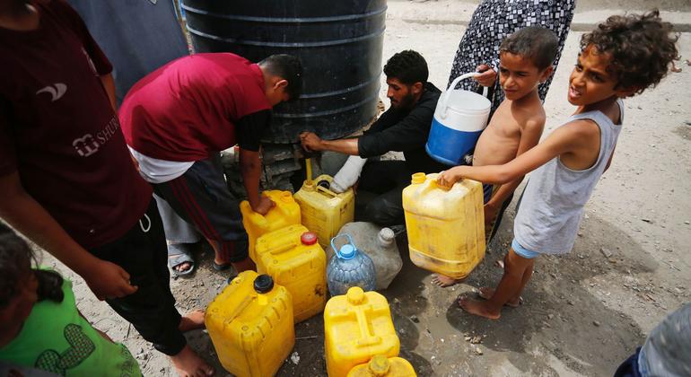 Conflict and lawlessness hamper food aid delivery in Gaza: WFP