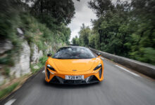 McLaren CEO asks UK to lead 'high-capacity battery production'