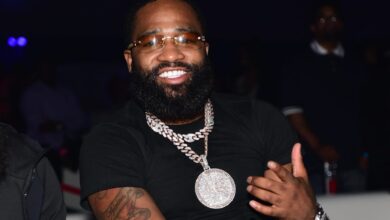 Adrien Broner shows off his new grill after his elimination game against Blair Cobbs