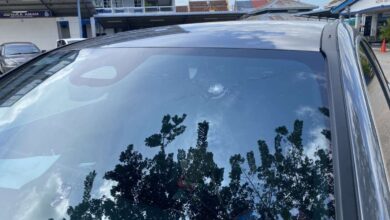 Merc A-Class windscreen cracked by stone from grass cutter, owner claims damages from PLUS – here’s how