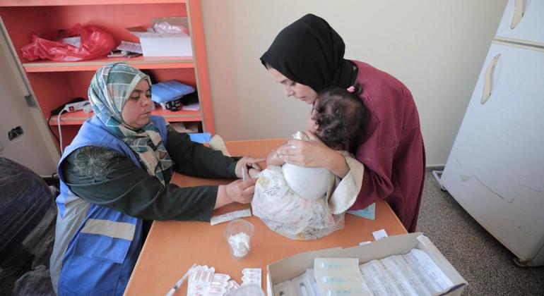 Gaza residents need polio vaccine in 'death spiral' of hunger, heat and disease, UN aid agencies say