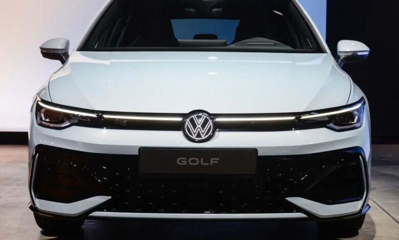 Volkswagen Golf electric replacement delayed - report