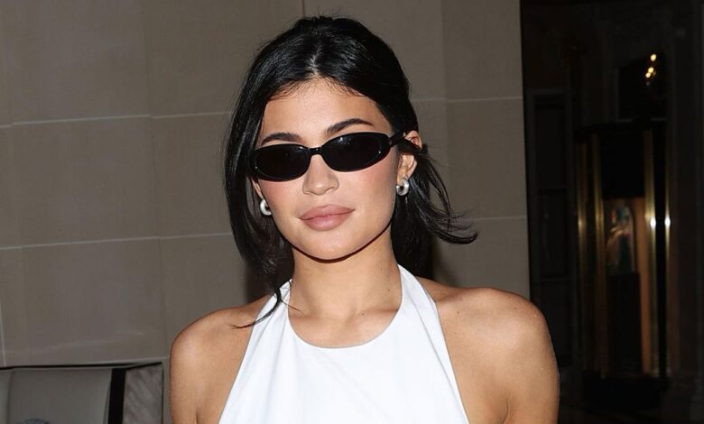 Kylie Jenner Makes Flip Flops Look Chic in Italy