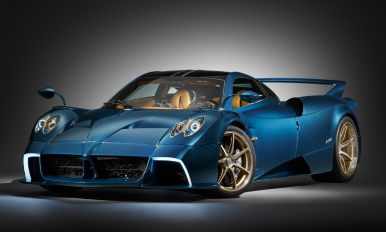 Pagani Huayra Epitome has a twin-turbo V12 engine and a manual transmission