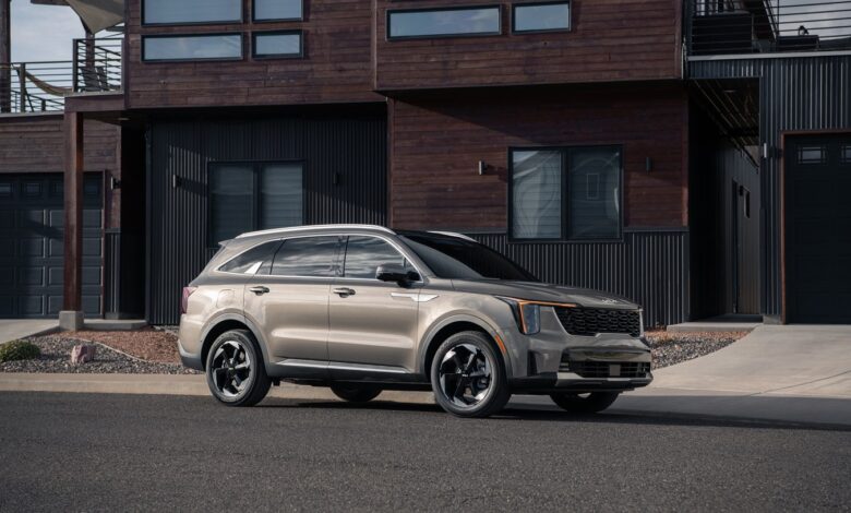 Kia Sorento PHEV updated for 2025, $10,000 more expensive than 3 years ago
