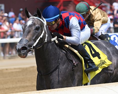 Three Chimneys' Volatile Gets Off to a Good Start at Saratoga