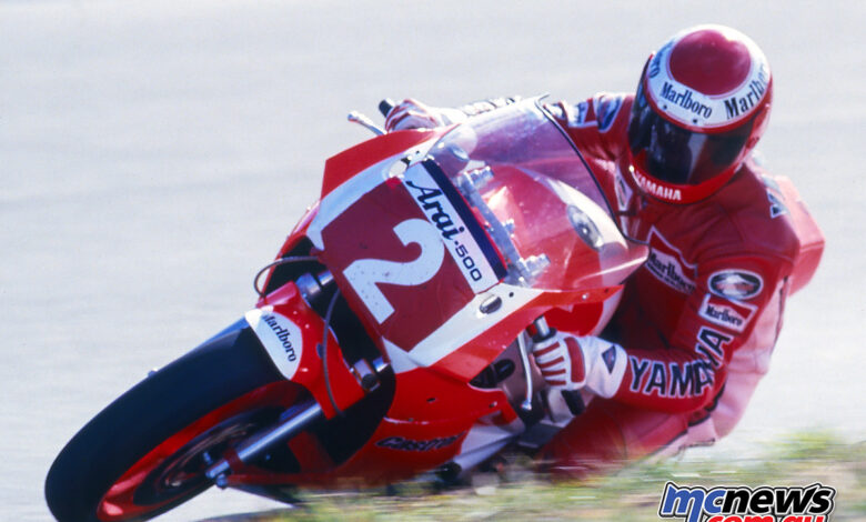 First corner of the Arai 500 race with #2 Kevin Magee/Yamaha 989 and #32 Rob Phillis/Kawasaki 750.