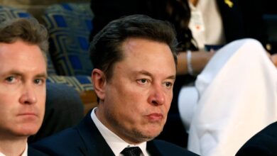 Judge in Elon Musk's Texas lawsuit owns Tesla stock but will still hear the case [Update]