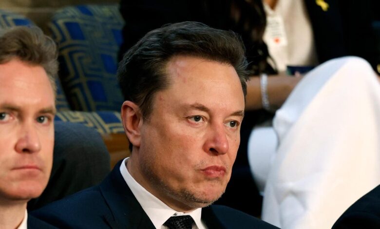 Judge in Elon Musk's Texas lawsuit owns Tesla stock but will still hear the case [Update]