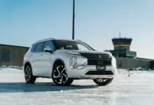 2025 Mitsubishi Outlander Plug-in gets more standard equipment