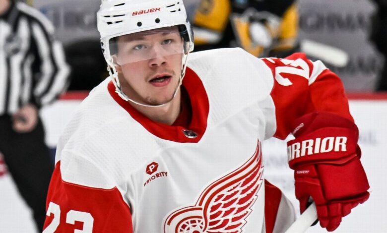 Detroit Red Wings sign Lucas Raymond to 8-year contract