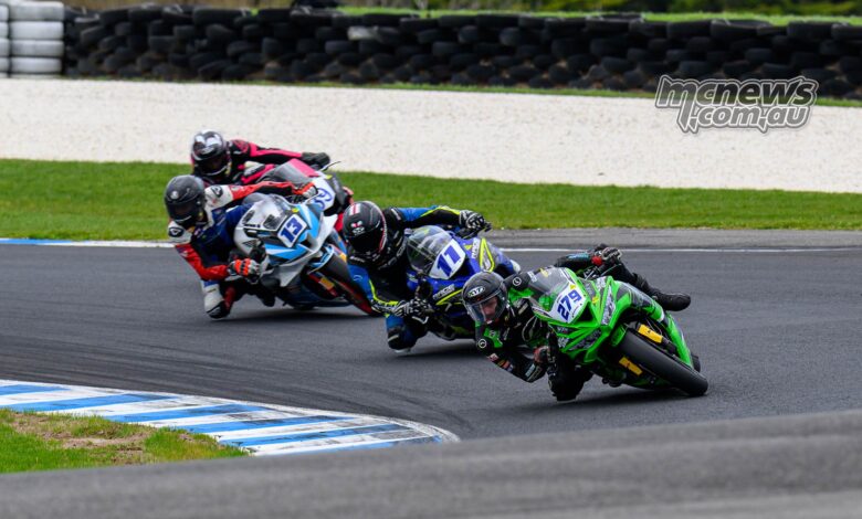 Báo cáo cuộc đua Supersport một và cuộc đua hai từ Phillip Island ASBK